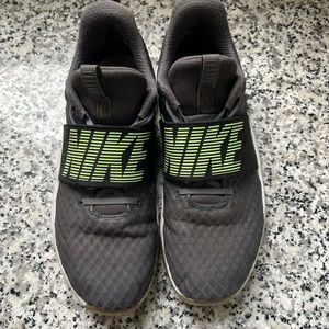 NIKE Women's In-Season TR 9 AMP Training Shoe in Neon Green, Dark Grey